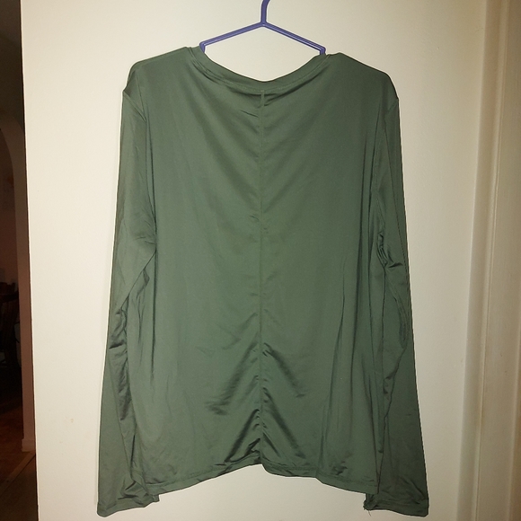 NWT Fabletics Phoenix Lite Long Sleeve Top Smoke Green - Picture 3 of 6